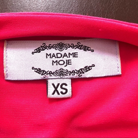 Madame Moje, High Slit - Dress - Picture 4 of 5